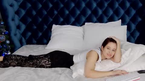 ArinaArnold online show from 12.19.24