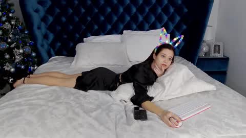 ArinaArnold online show from 12.20.24