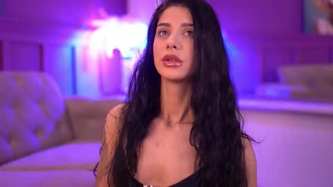 Snapshot of arinarhodes chatting on 09.21.25 Arina online show from 09.21.25