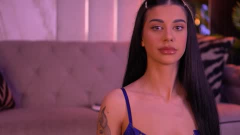 Snapshot of arinarhodes chatting on 11.01.25 Arina online show from 11.01.25