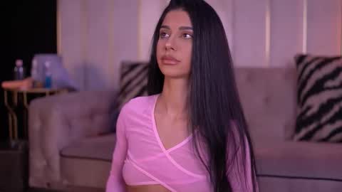 Snapshot of arinarhodes chatting on 11.02.25 Arina online show from 11.02.25