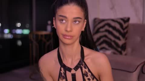 Snapshot of arinarhodes chatting on 11.29.25 Arina online show from 11.29.25