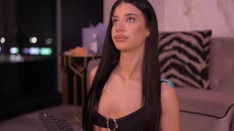 Snapshot of arinarhodes chatting on 12.01.25 Arina online show from 12.01.25