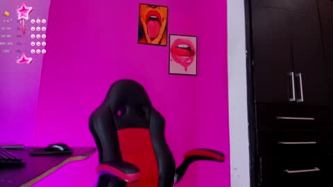 arisha_davis online show from 12.04.24