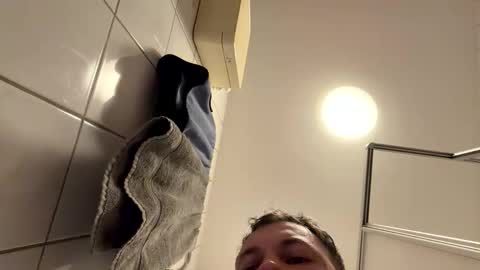 armyskater32 online show from 04.18.26