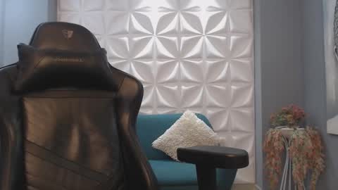 Arohom Lester online show from 10.29.25