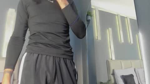 Arohom Lester online show from 11.24.25