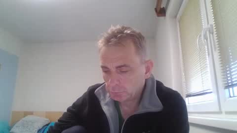 Snapshot of aromannn chatting on 11.17.25 aromannn online show from 11.17.25