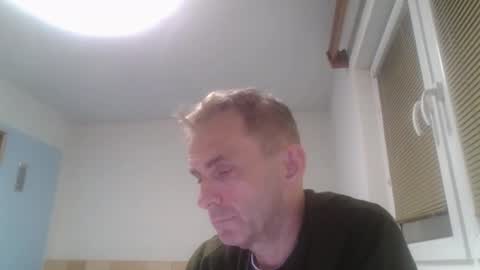 Snapshot of aromannn chatting on 11.24.25 aromannn online show from 11.24.25