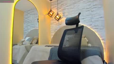 ARON BOLT online show from 11.08.25