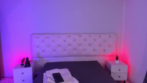 Aron cruz  online show from 11.27.25