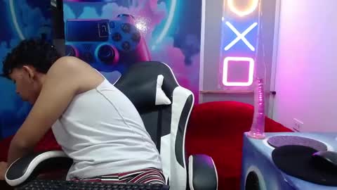 aron_hot11 online show from 05.05.26