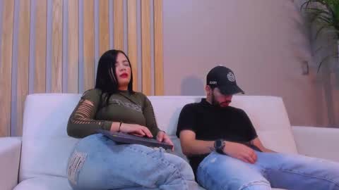 Snapshot of aronandluna chatting on 10.18.25 Aron and Luna online show from 10.18.25