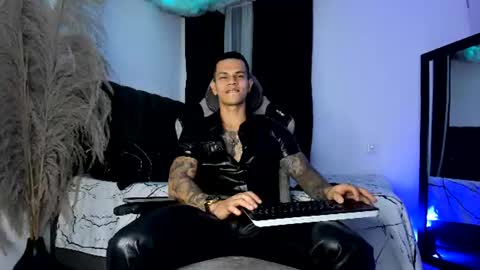 Snapshot of arondark chatting on 07.18.26 DarkMaster online show from 07.18.26