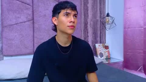 Snapshot of arontawers chatting on 03.16.26 Arontawers online show from 03.16.26