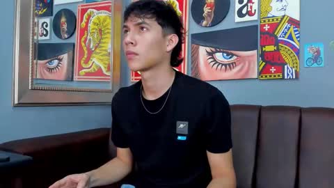 Snapshot of arontawers chatting on 03.17.26 Arontawers online show from 03.17.26