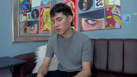 Snapshot of arontawers chatting on 03.18.26 Arontawers online show from 03.18.26