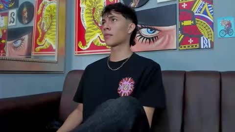 Snapshot of arontawers chatting on 03.24.26 Arontawers online show from 03.24.26