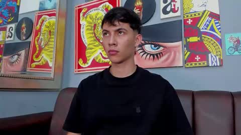 Snapshot of arontawers chatting on 04.11.26 Arontawers online show from 04.11.26