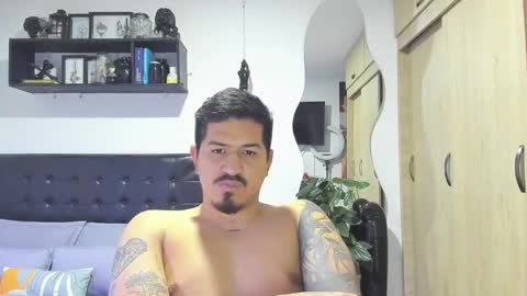 ARON  Independent model  online show from 10.24.25