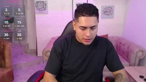 Snapshot of aroon_09 chatting on 12.16.25 Aron online show from 12.16.25