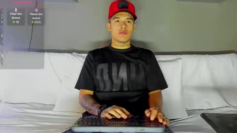 Snapshot of aroon_fit chatting on 02.21.26 AROON HOT online show from 02.21.26