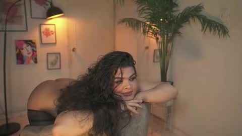 Chloe  online show from 12.18.25