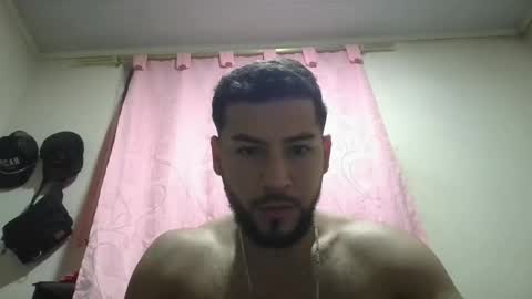 Snapshot of arthur1718 chatting on 11.05.25 arthur1718 online show from 11.05.25