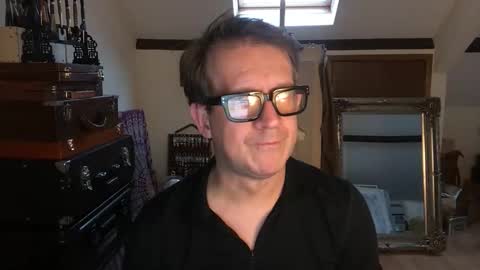 artisterotic online show from 11.21.25