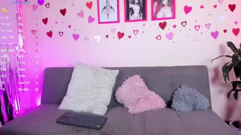 MIA OF artmiajoy online show from 03.08.25