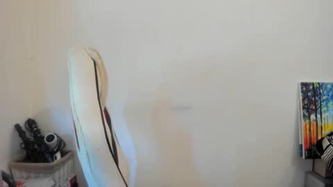 MIA online show from 10.04.25