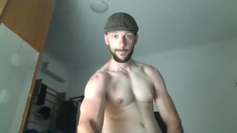 Snapshot of artur833 chatting on 04.17.26 artur833 online show from 04.17.26