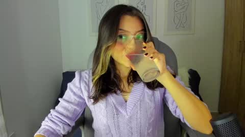Snapshot of ary_cam230 chatting on 12.25.24 Zahaara online show from 12.25.24