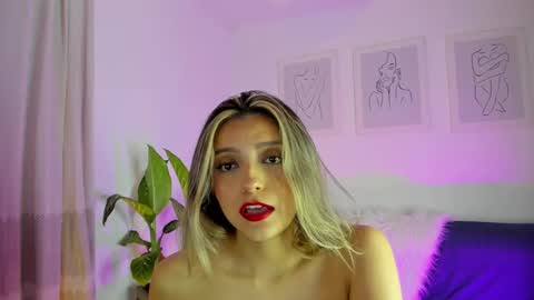Snapshot of ary_cam230 chatting on 03.04.25 Zahaara online show from 03.04.25