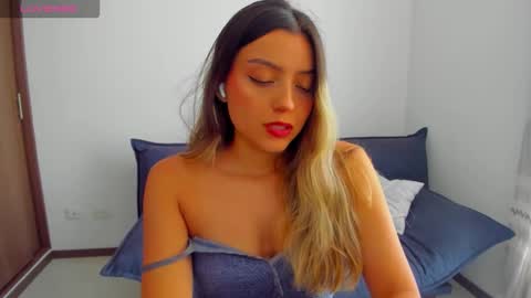 Snapshot of ary_cam230 chatting on 09.14.25 Zahaara online show from 09.14.25