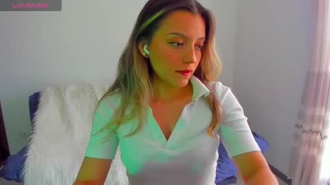 Snapshot of ary_cam230 chatting on 09.19.25 Zahaara online show from 09.19.25