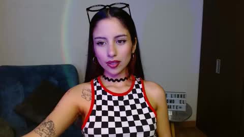 Snapshot of ary_pieerce chatting on 12.19.24 Independent Model online show from 12.19.24