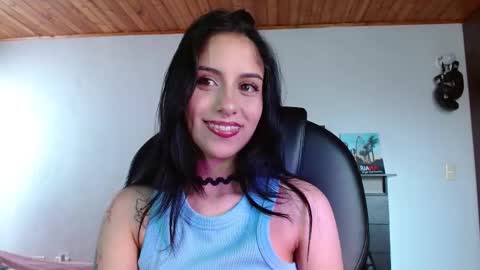 Snapshot of ary_pieerce chatting on 10.20.25 Independent Model online show from 10.20.25