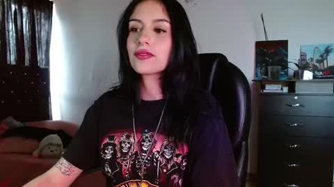 Snapshot of ary_pieerce chatting on 10.24.25 Independent Model online show from 10.24.25