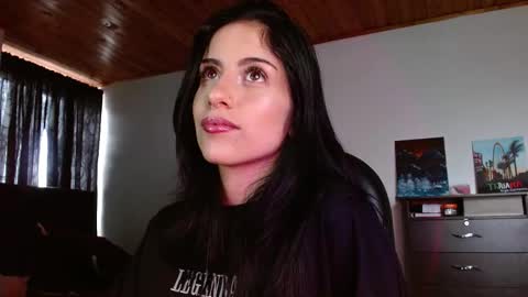 Snapshot of ary_pieerce chatting on 11.19.25 Independent Model online show from 11.19.25