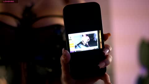 Snapshot of aryadeluna chatting on 02.07.25 Lunaa online show from 02.07.25