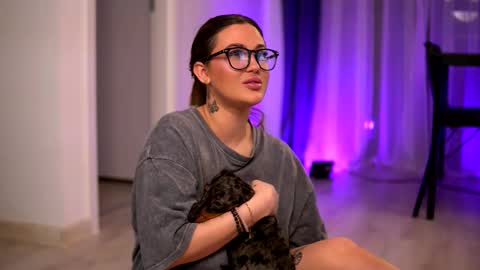 Snapshot of aryadeluna chatting on 11.27.25 Lunaa online show from 11.27.25