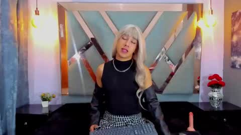 Snapshot of asa_noir chatting on 12.17.25 Asa Noir online show from 12.17.25