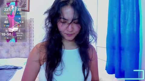 Snapshot of asaray_t chatting on 09.17.25 Saray online show from 09.17.25