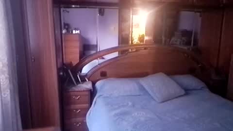 Troy online show from 12.04.25