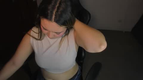 Snapshot of ash_smith1 chatting on 12.22.25 ash_smith1 online show from 12.22.25