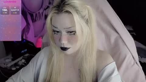 Snapshot of asha_nekooo chatting on 06.14.26 Sasha next stream December 4st at 0000- 0030 am German time online show from 06.14.26