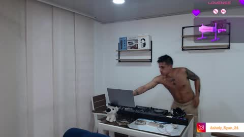 Ashley And Ryan  online show from 01.11.26