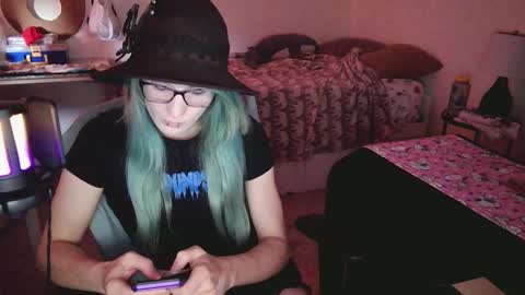 Ashley Scarlett online show from 09.19.25