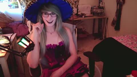 Snapshot of ashethegengar chatting on 10.21.25 Ashley Scarlett online show from 10.21.25